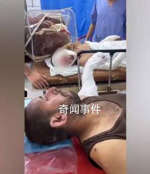 巴勒斯坦受傷父子醫(yī)院擔架上相遇 男子掙扎起身親吻兒子反被安慰