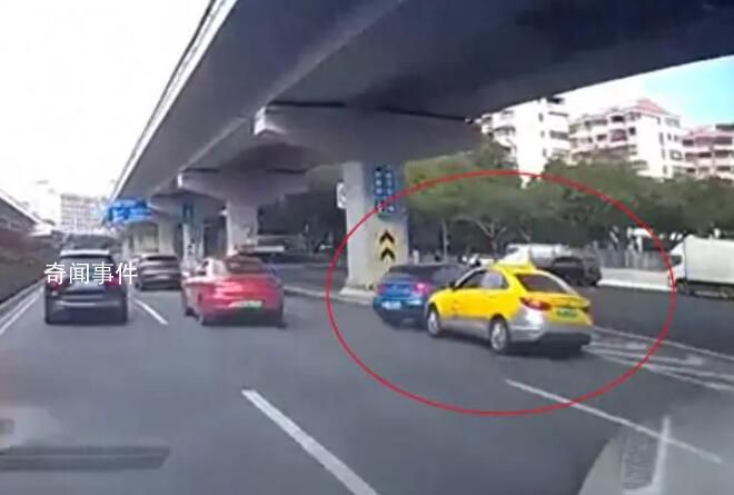 寶馬與出租相撞 目擊者:兩車斗氣