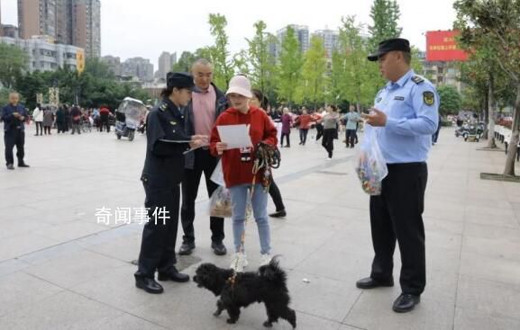 全國多地免費發(fā)放牽狗繩 送您一條牽引繩出門要記得牽好哦