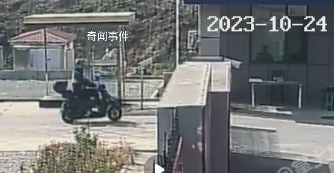 司機把冒煙貨車一路開進消防站 很快將火撲滅