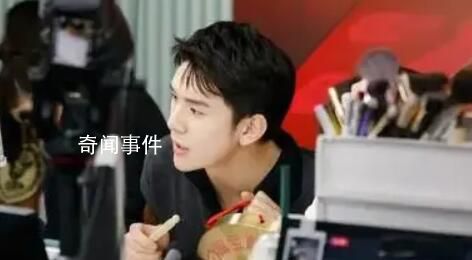 李佳琦回應直播間低價爭奪