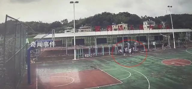 6歲雙胞胎姐妹打架姐姐摔倒腦死亡