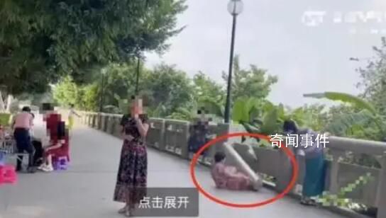 大媽健身拉斷石欄桿 官方:用力不當