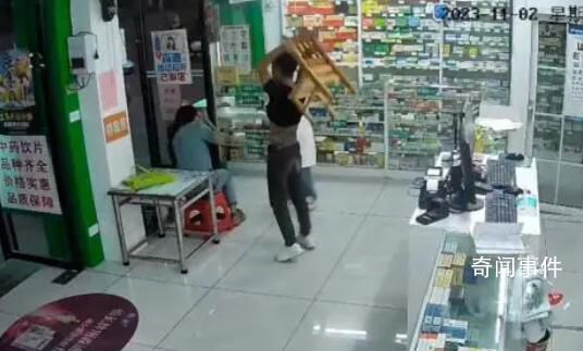 男子在藥店和街頭暴打女子 正在依法處理中