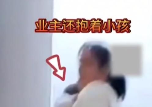 物業(yè)回應(yīng)高樓電梯損壞業(yè)主爬樓