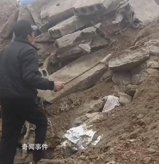 耕地被盜采砂石挖出足球場大坑 警方已介入調查