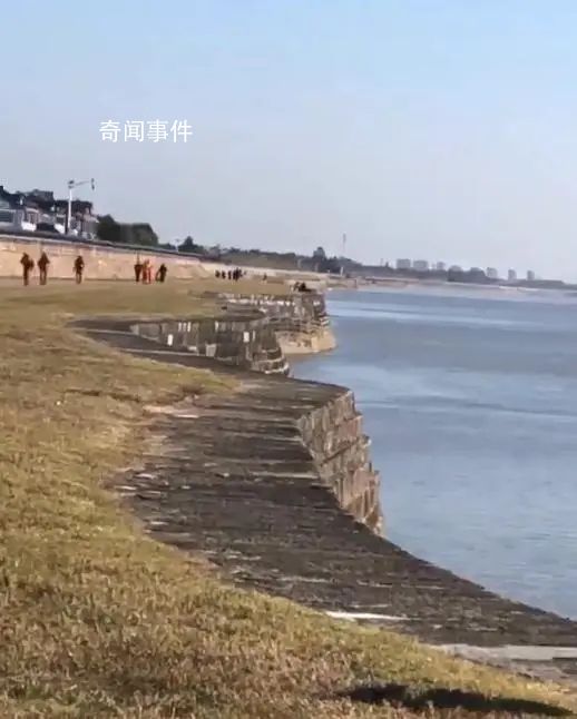 男子在錢塘江邊撒網捕魚被潮水卷走 今年已經第三位了