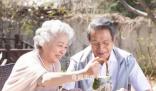 年輕人為何愛上老年消費(fèi) 引發(fā)網(wǎng)絡(luò)熱議