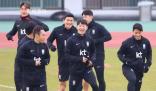 記者:國足戰(zhàn)韓國輸兩三球算正常