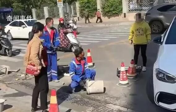 官方回應奔馳女辱罵市政工人 公安機關已依法作出處理