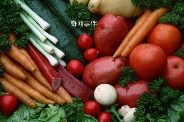 多地蔬菜低價賤賣無人采收 有的農民直接翻地
