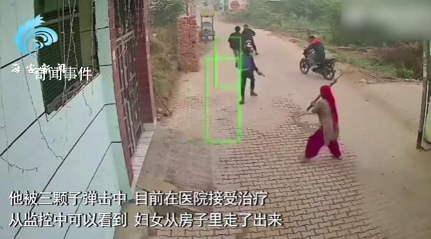 印度女子手持掃帚趕跑槍手 只為拯救兒子