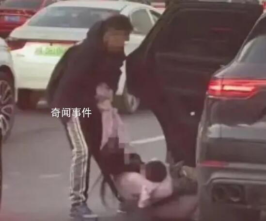 將妻兒拖出保時捷的男子稱非常后悔 引起了眾多網友的關注