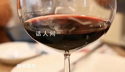 銷售談生意時(shí)被客戶在酒水中下毒
