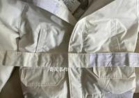 加拿大鵝9500元羽絨服被疑瑕疵品 這做工真不值那么多錢
