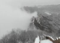 雪后的箭扣長城 群山連綿白雪皚皚