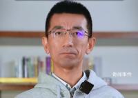 東方甄選CEO直播開會摔手機