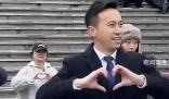 鎮長跳《愛你》笑得嘴角壓不住 引臺下陣陣歡呼