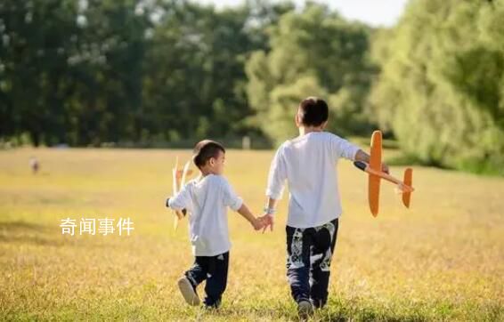 梁建章建議給有孩家庭每月1千至6千