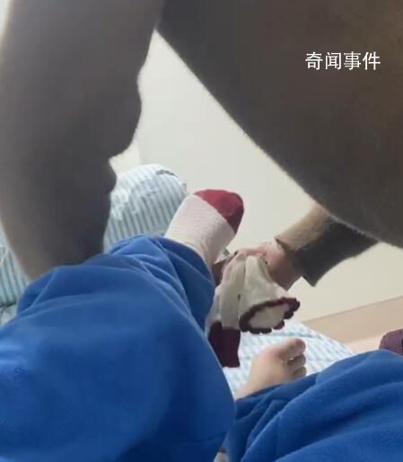 父親瓷娃娃般照顧抑郁癥女兒