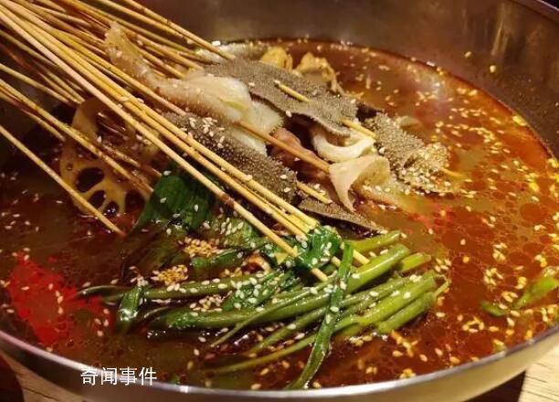 女子吃串串香剛坐下就被收4種費(fèi)用