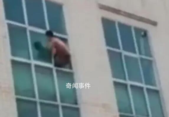 男孩從3樓跳下 媽媽體力不支沒拉住