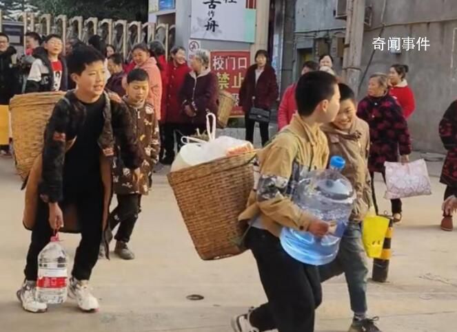 校長回應小學生背鍋碗瓢盆去春游 已經推行多年