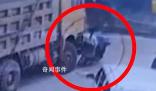 爺孫被渣土車(chē)碾死 肇事車(chē)沒(méi)買(mǎi)保險(xiǎn)