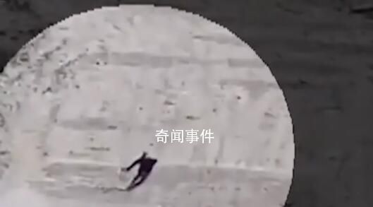 巴平民領物資中槍后仍努力起身